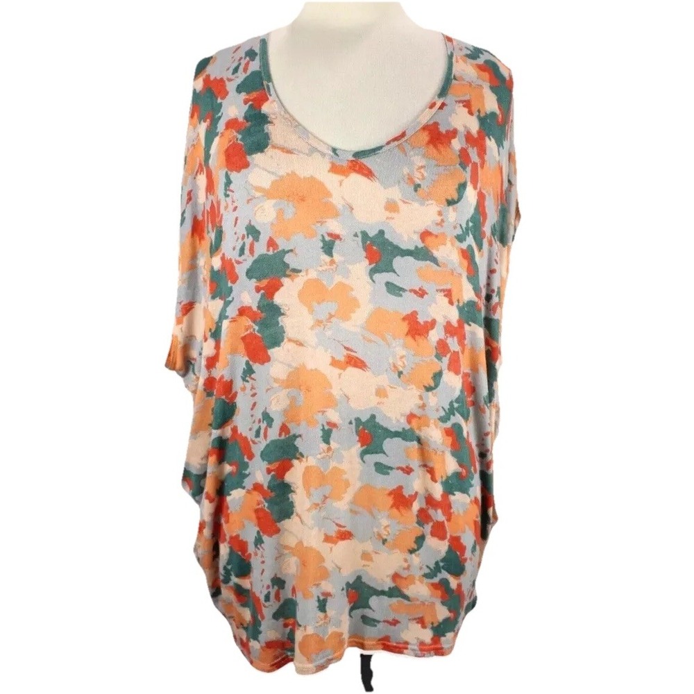 Akemi + Kin Camo Thin Knit Top Size Small Floral Oversized Bat Wing